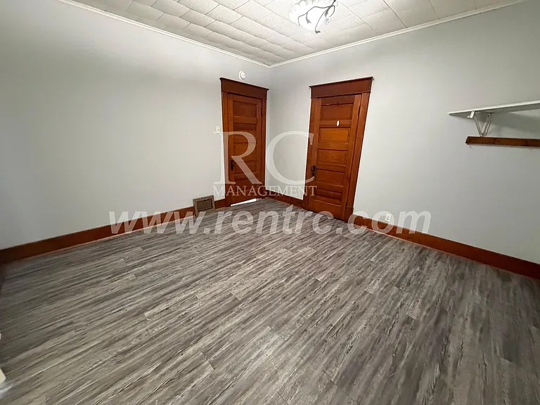 302 McKinley St — Photo 11