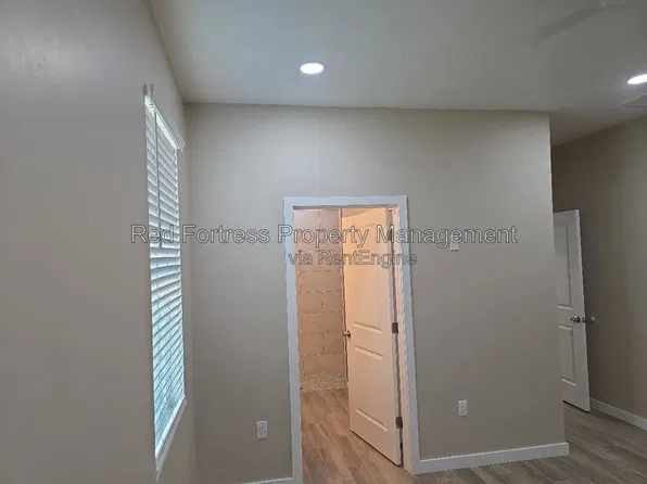 685 Oleander Ave, Fort Myers, FL 33916