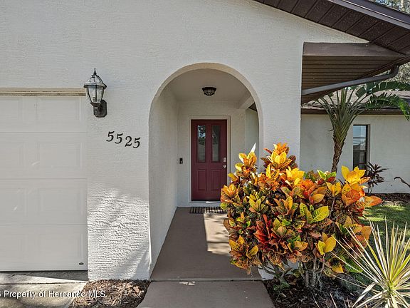 2nd image of 5525 Applegate Dr