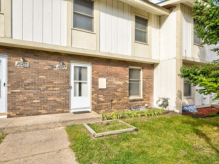 Rice Creek Townhouses — Photo 21