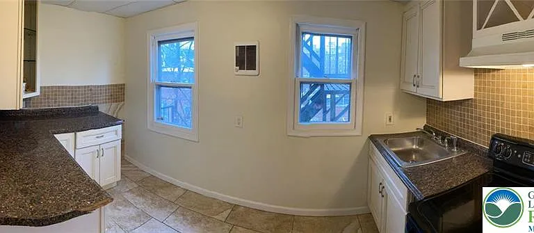1641 W Turner St #2 — Photo 5