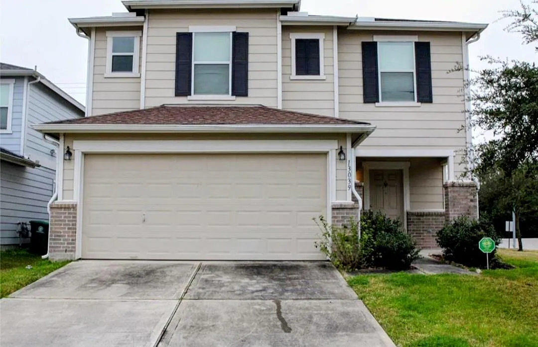 3 bed, 2.0 bath, 2138 sqft, $2,045 — Photo 1