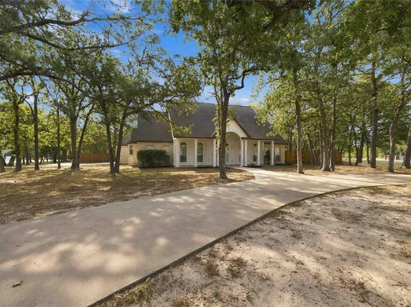 105 Pine Point Cv, Elgin, TX 78621