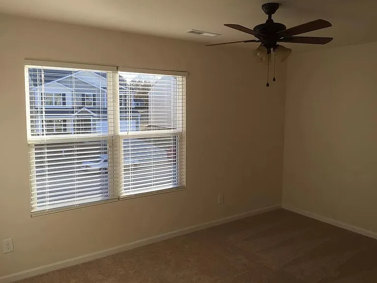 1009 Blue Stream Ln — Photo 18