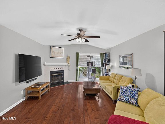 3rd image of 111 Dron Place