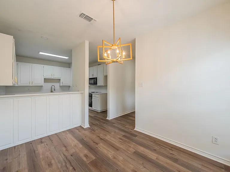 5893 Westhaven Dr — Photo 16