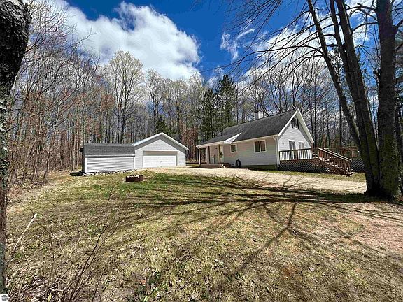 2nd image of 10743 Sprucedale Cir