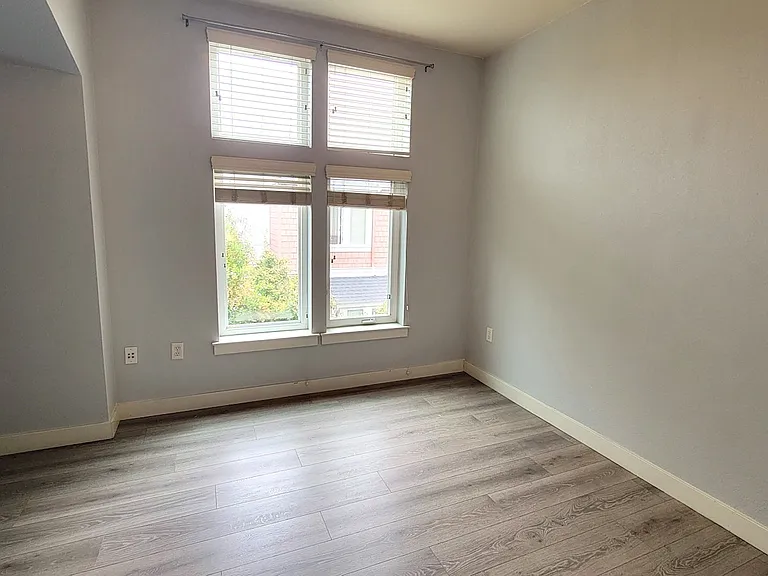288 Kentdale Pl — Photo 23