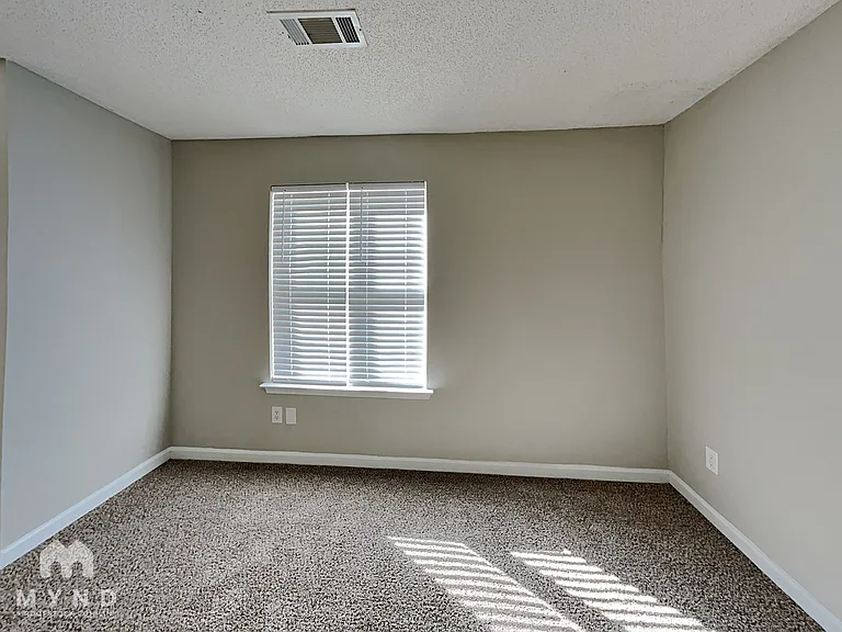 6332 Hickory Lane Cir — Photo 3