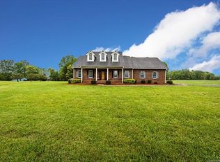 204 Mohawk Ln, Advance, NC 27006