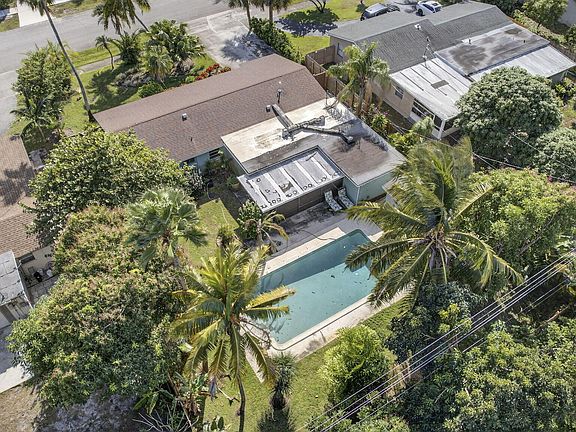4th image of 729 W Kalmia Drive