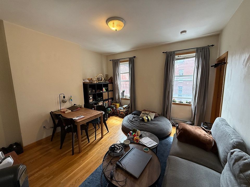 1st image of 712 Commonwealth Ave #1