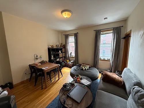 712 Commonwealth Ave #1 Photo 1