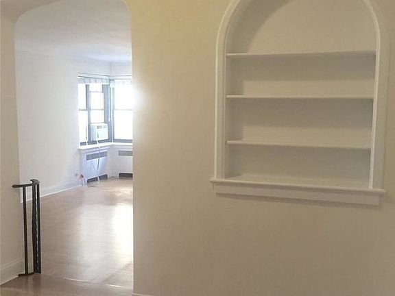 4th image of 420 E 86th St APT 4E