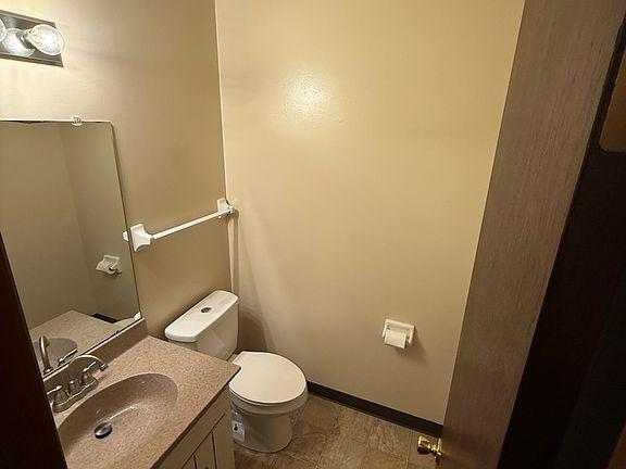 4th image of 3686 Broadway #3209