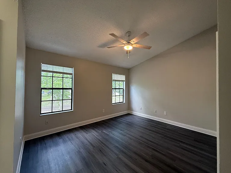2982 Embassy Ct — Photo 10