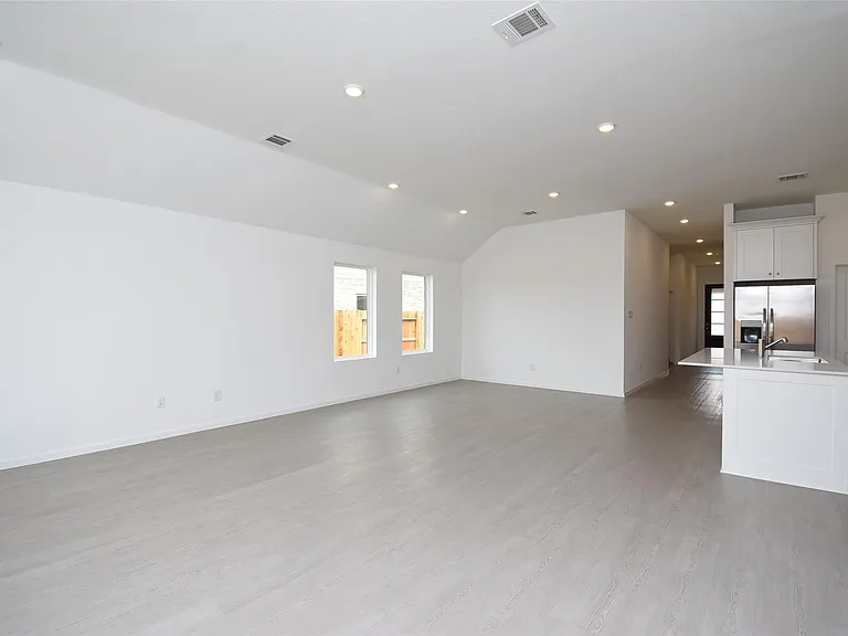 6303 Golden Seaton Dr — Photo 12
