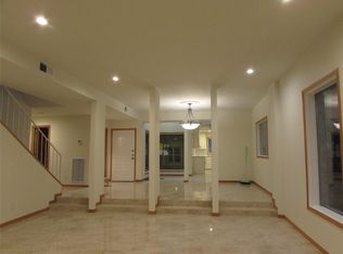 201 Vanderpool Ln APT 19, Houston, TX 77024