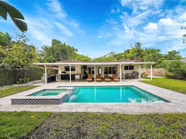 470 NE 131st St, North Miami, FL 33161