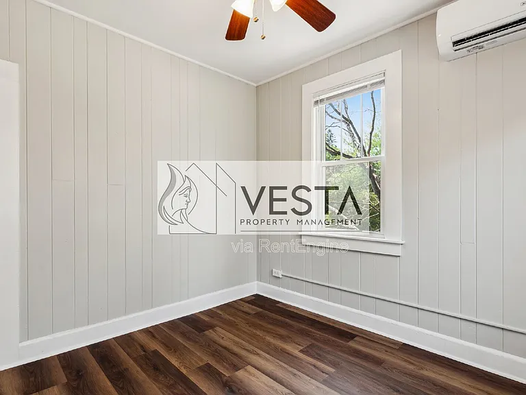 4 Farrwood Ave #8 — Photo 29