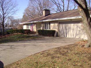 5 Mayfair Ct, Champaign, IL 61821