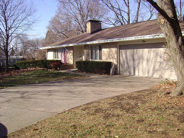 5 Mayfair Ct photo 1