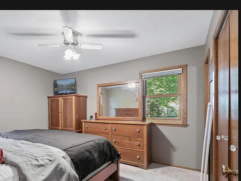 10216 Washburn Cir S — Photo 2