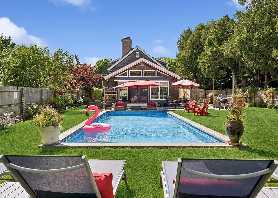 24 Pleasant Ln