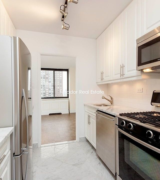 2nd image of 145 W 67th St APT 37E