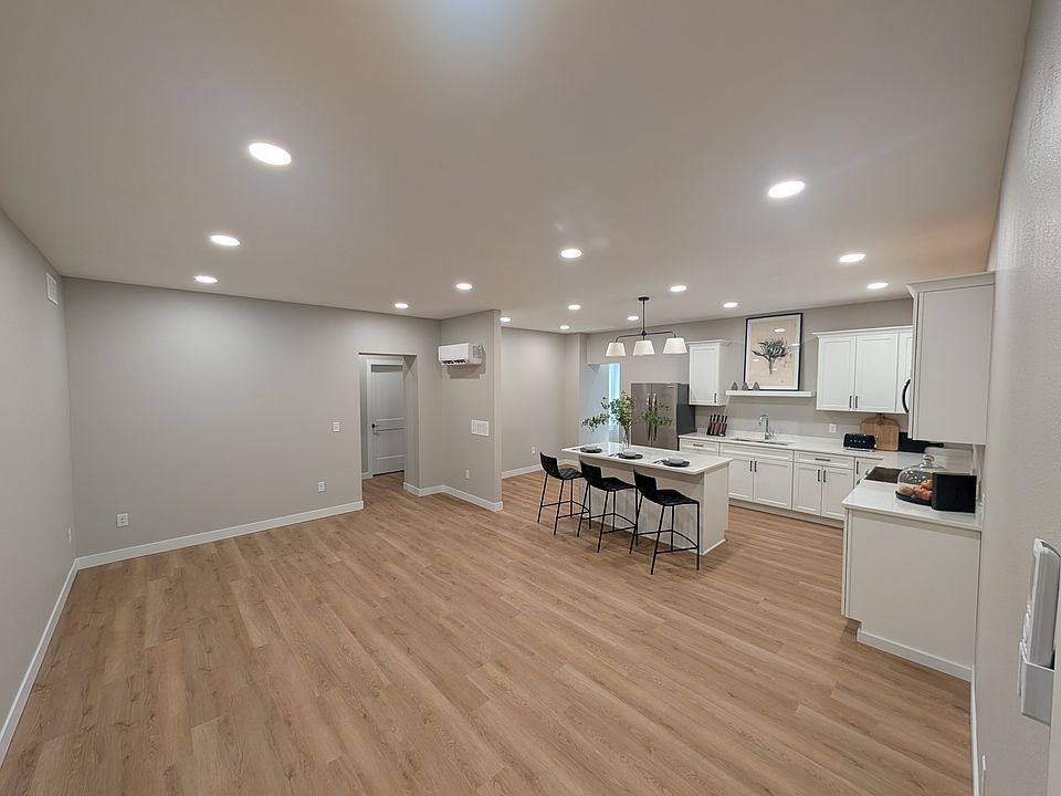 1st image of 1 N Minnesota St #202