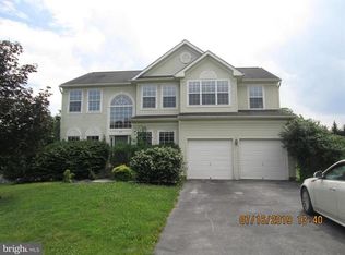 227 Sawgrass Dr, Charles Town, WV 25414