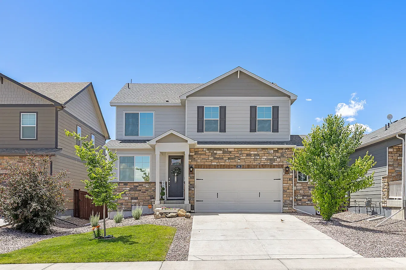 4 bed, 2170 sqft, $3,000 — Photo 1