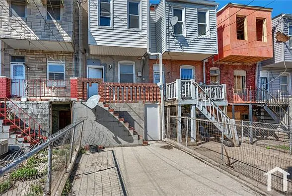 2533 Christian St — Photo 25