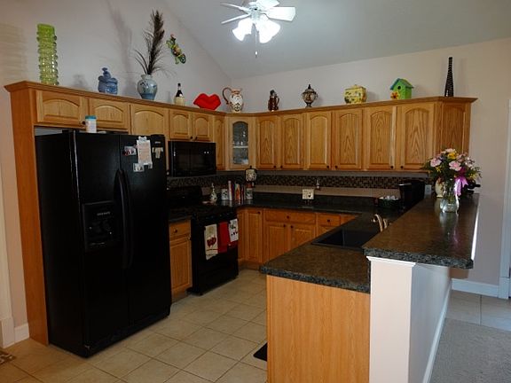 4th image of 3235 Elizabeth Dr Unit 28