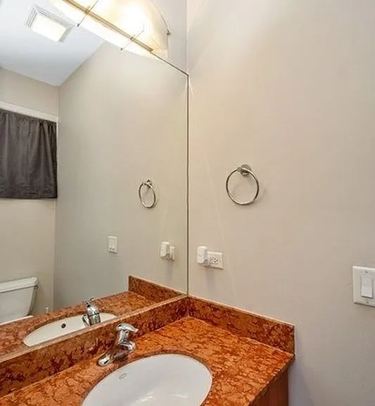 1458 N Artesian Ave #E — Photo 12