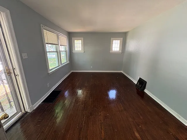 450 S Dade Ave — Photo 3