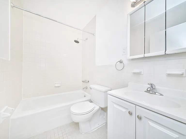 344 E 63rd St #5C — Photo 4