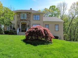 6 Cliff Rd, Wayne, NJ 07470