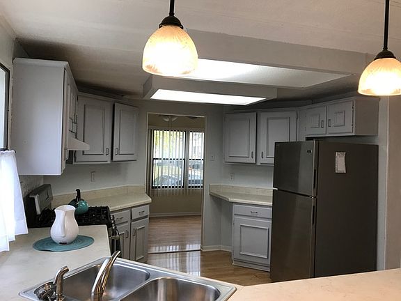 5th image of 133 Knollwood Cir