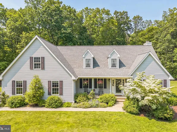 105 Atkins Dr, Coatesville, PA 19320