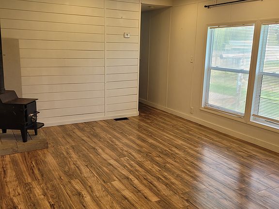 5th image of 10450 Railroad Ln