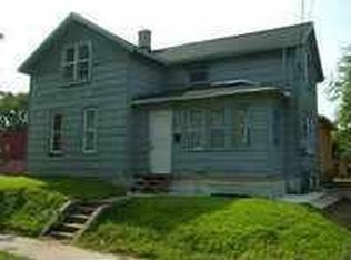 628 W 1st St, Waterloo, IA 50701