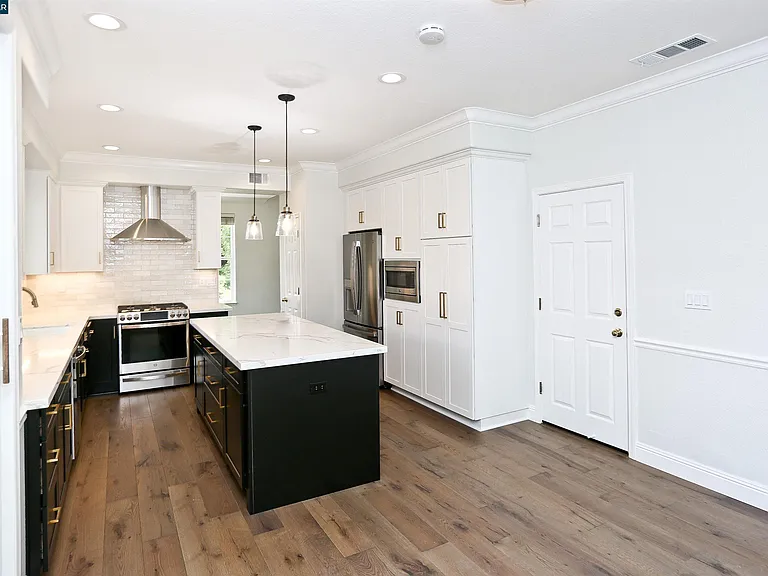 1079 River Rock Ln — Photo 7