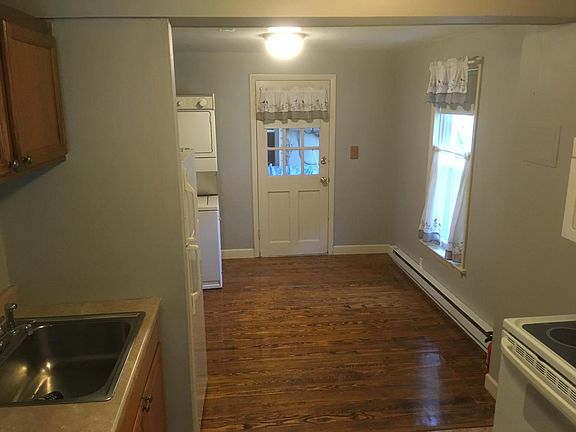 3rd image of 109 N Church St #3