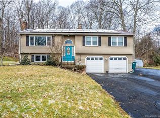 45 Booth Ter, Hamden, CT 06518