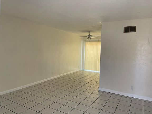 2nd image of 601 Abbey Ln #2