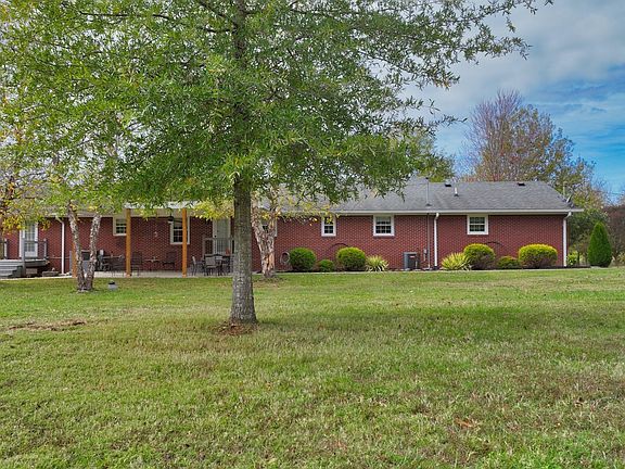 2nd image of 1935 Liberty Ln