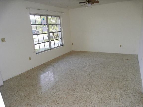 3rd image of 510 Acacia Ave
