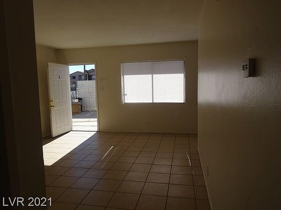 4th image of 2022 Castleberry Ln APT B