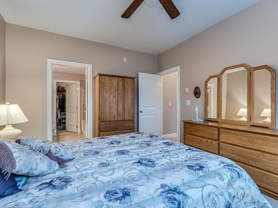 22150 Dewdney Trunk Rd Maple Ridge, BC, V2X3H6 Apartments for Rent